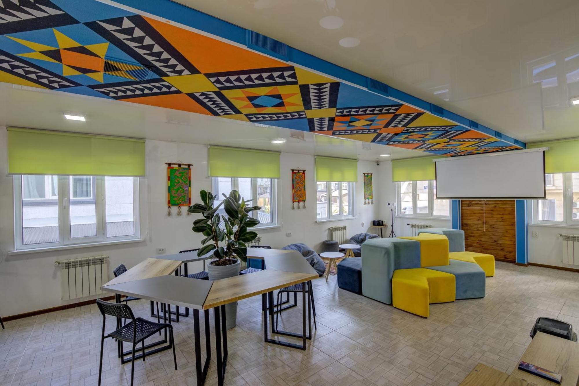People Hostel & Coworking Bishkek Luaran gambar