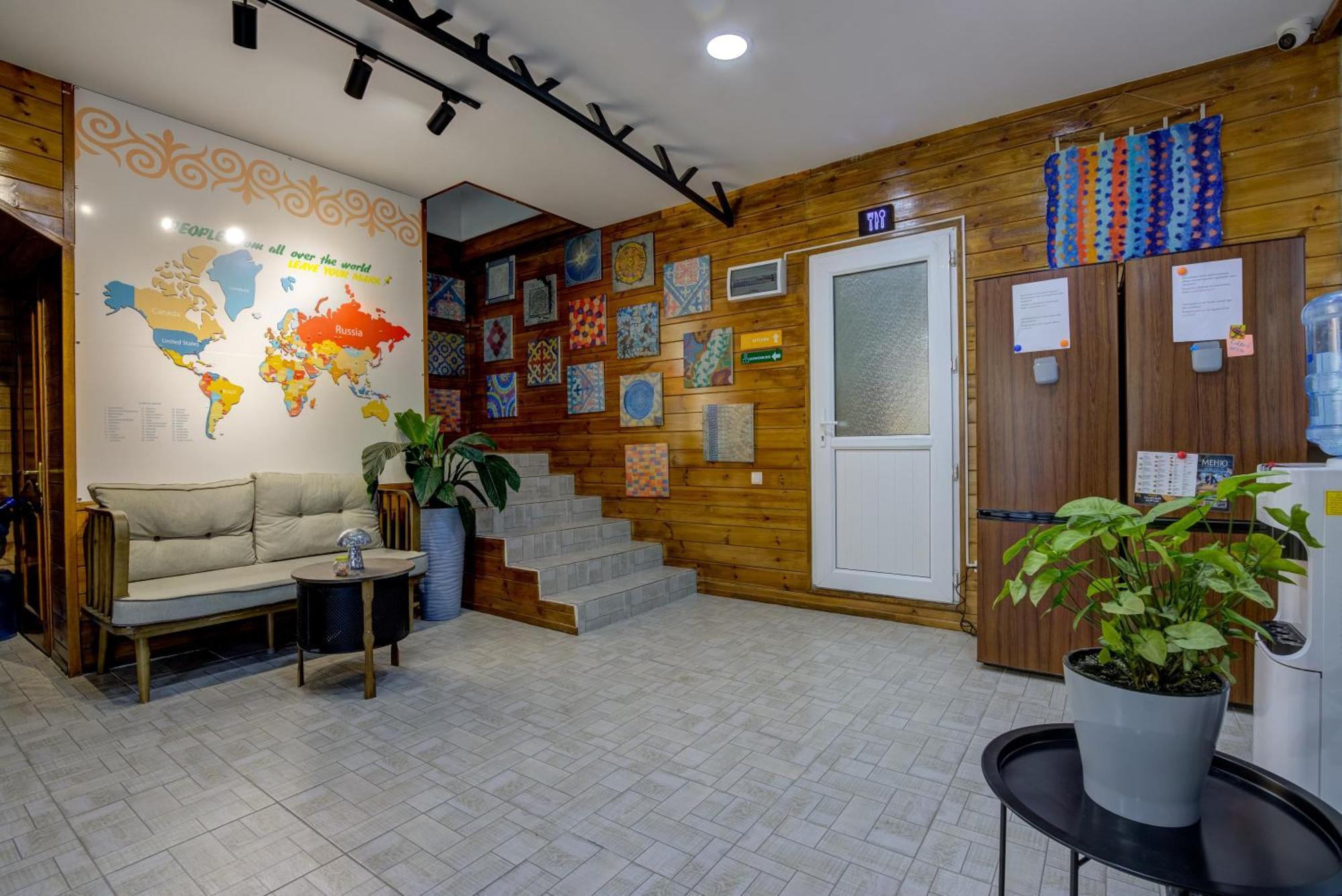People Hostel & Coworking Bishkek Luaran gambar