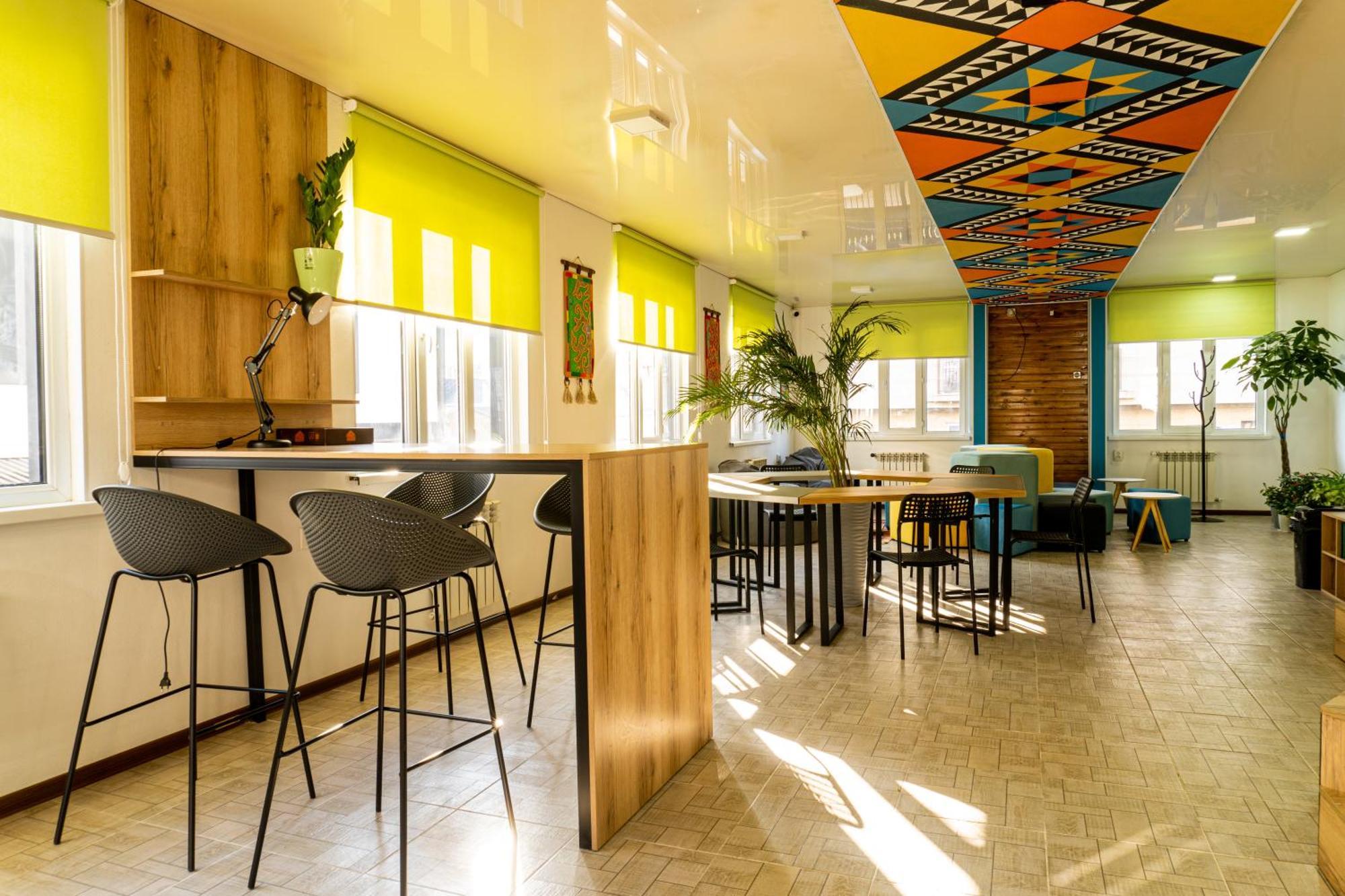 People Hostel & Coworking Bishkek Luaran gambar
