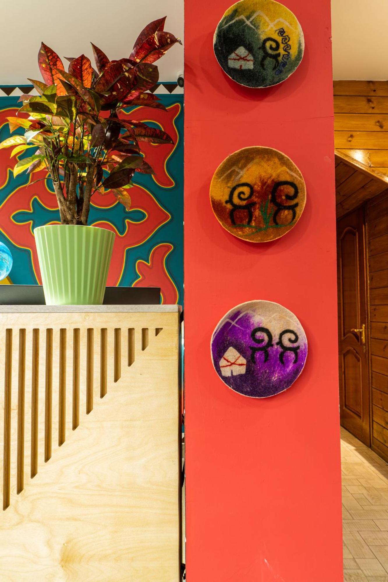People Hostel & Coworking Bishkek Luaran gambar