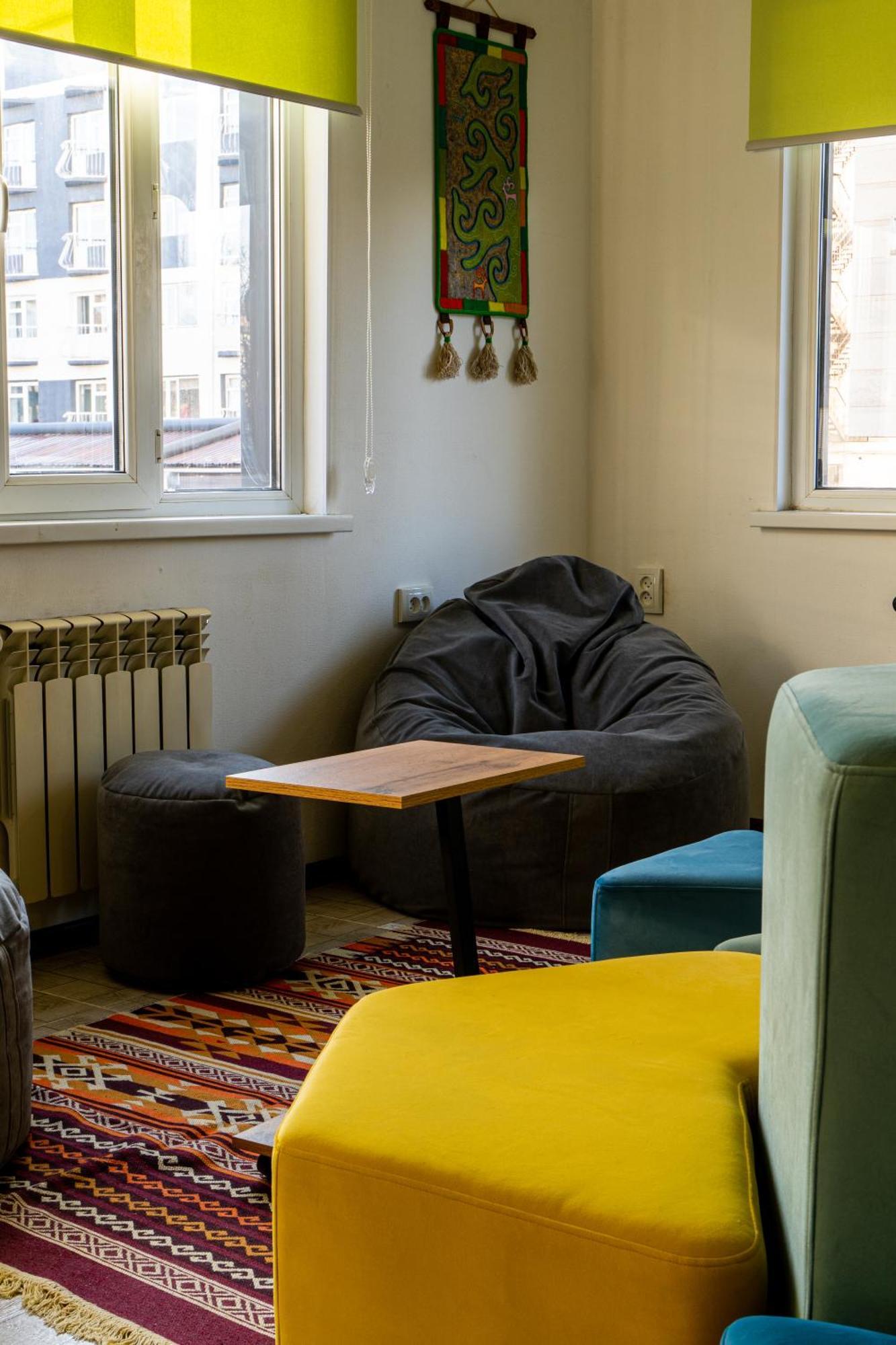 People Hostel & Coworking Bishkek Luaran gambar